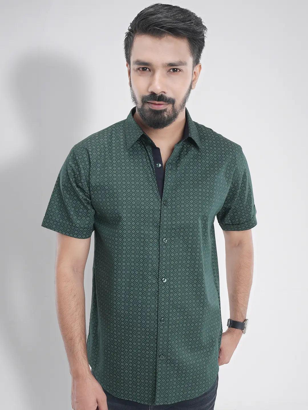 Men's Short Sleeve Casual Shirt in Dark Green Printed