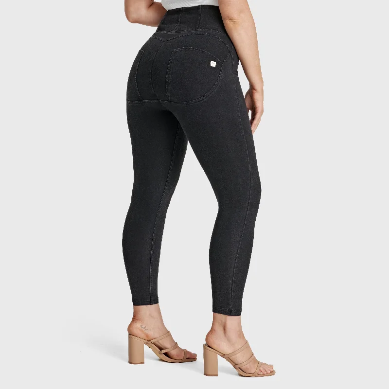 Weekend Savings Spree WR.UP® Curvy Denim - Zip High Waisted - 7/8 Length - Black + Black Stitching Weekend Savings Spree WR.UP® Curvy Denim - Zip High Waisted - 7/8 Length - Black + Black Stitching