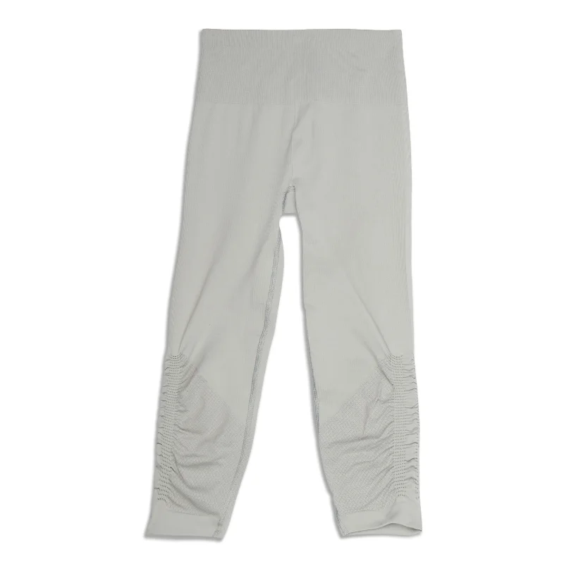 Special Offer In The Flow Crop - Resale